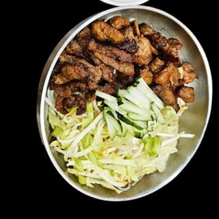 R7. Cơm Thit Nuong / 烤猪肉饭
