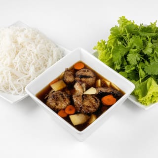 H5. Bún Chả Đòng Xuân / Grilled Pork with Vermicelli / 烤肉丸.肉片米粉